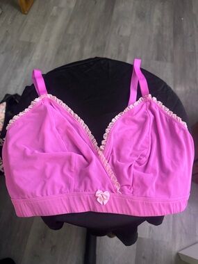 Soft Pink Lace-Trim Bralette with Center Bow